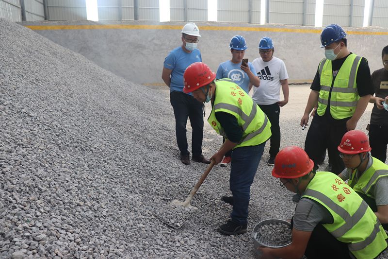 西里綜合場站現(xiàn)場取樣_副本