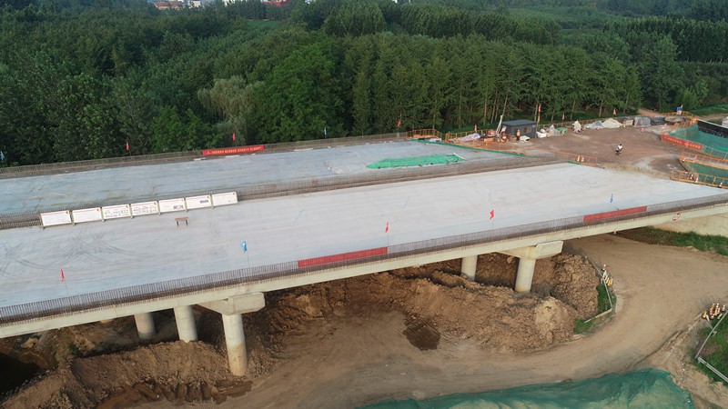 5-白馬河大橋橋面鋪裝全部完成NS3nmb_副本