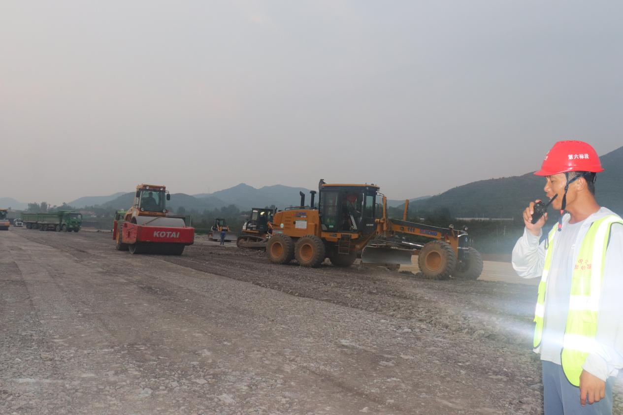 大干快上　高歌猛進 ——臨臨高速掀起建設熱潮