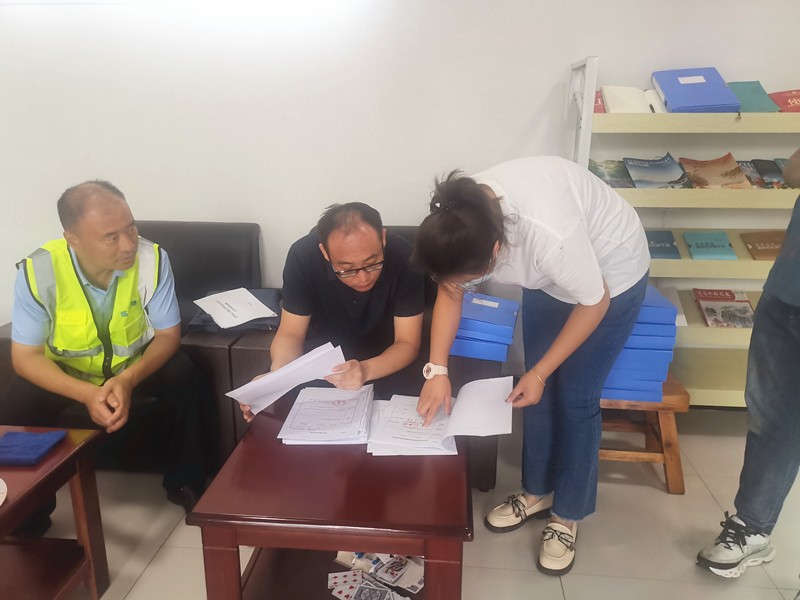 臨沂市質(zhì)監(jiān)站對(duì)郯城G205項(xiàng)目進(jìn)行檢查督導(dǎo)工作