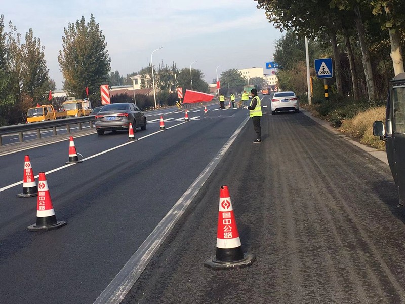 公司“快、硬、穩(wěn)”多點(diǎn)發(fā)力抓實(shí)安全責(zé)任，護(hù)航高淄路圓滿收官