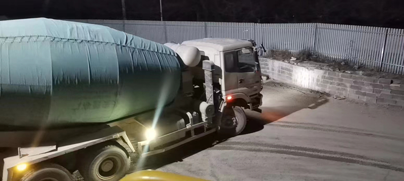 3、首輛罐車出發(fā)_副本