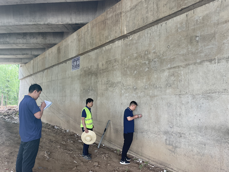 郯城G205項(xiàng)目順利通過(guò)交工檢測(cè)