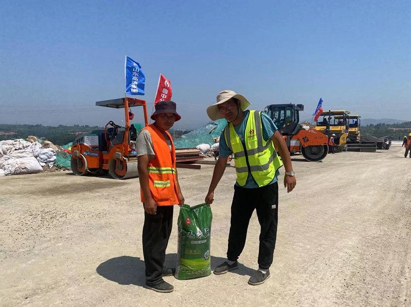 機械化施工公司全力保障一線人員暑期施工安全