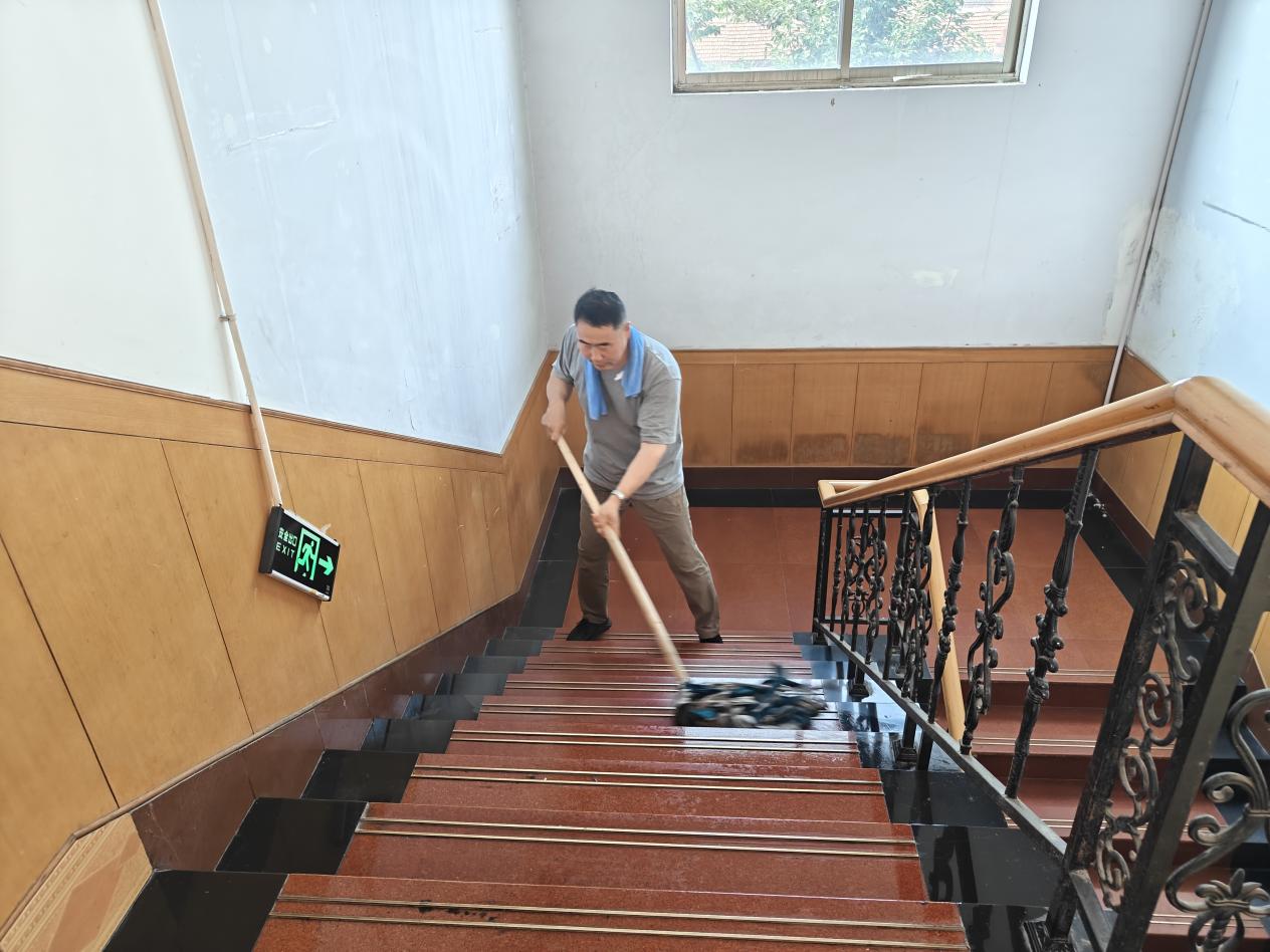 養(yǎng)成良好衛(wèi)生習(xí)慣，共創(chuàng)美好工地環(huán)境