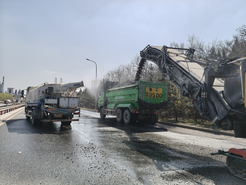 【一提三?！刻豳|(zhì)增效，S102項目解難題出實招見實效