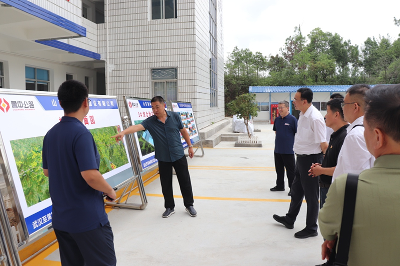 淄博市政府、市交通運(yùn)輸局蒞臨魯中公路湖北項(xiàng)目視察指導(dǎo)工作