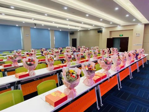 伴你明媚前行——魯中公路組織慶“三八”活動(dòng)