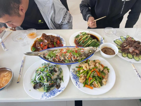 快樂(lè)工作　幸福中秋