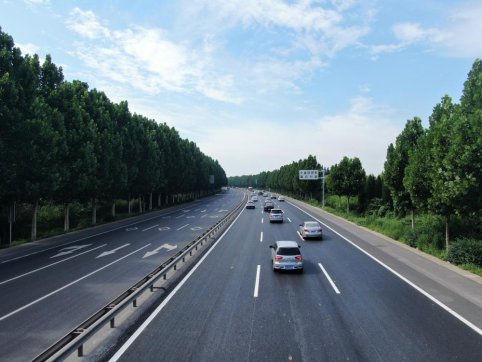 傾力打造G205山深線品質(zhì)工程——把好路修進(jìn)老百姓心坎里