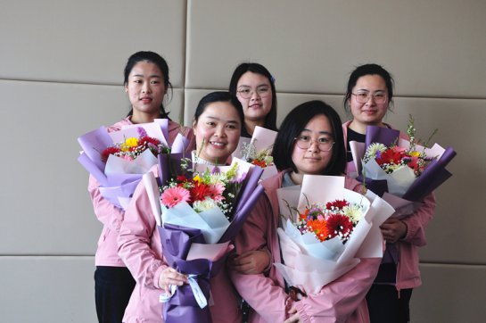 魅力女神，精彩綻放