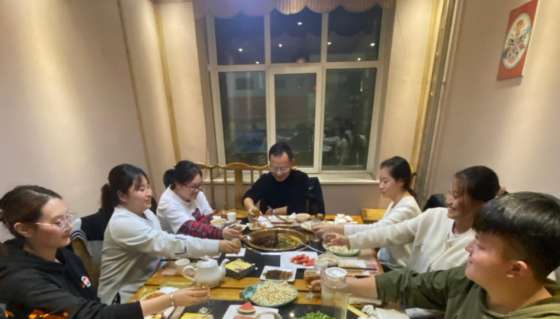 我愛(ài)這熱氣騰騰的人間——記臨臨六標(biāo)女生節(jié)聚餐